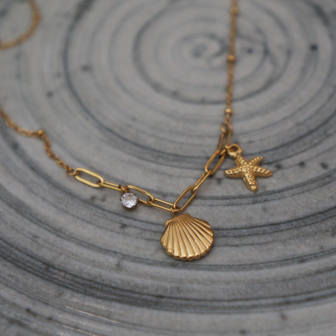 Calla Necklace