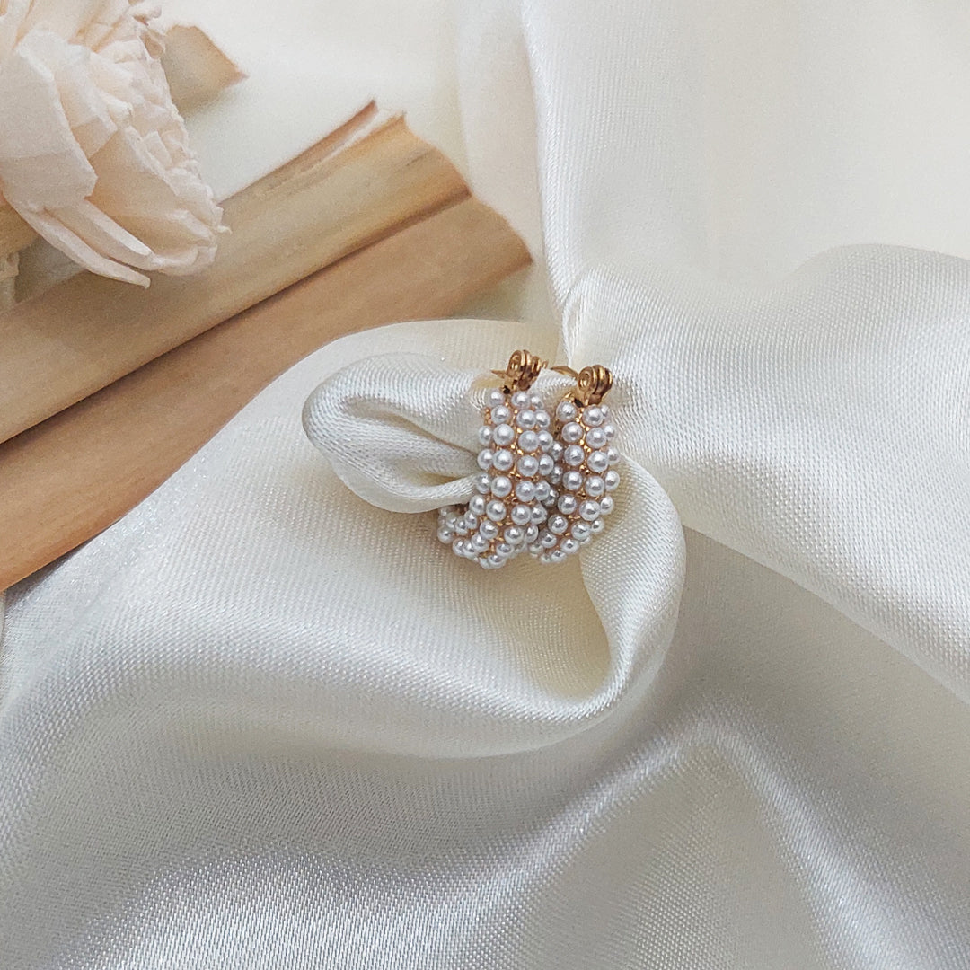 Mini Pearl Earring